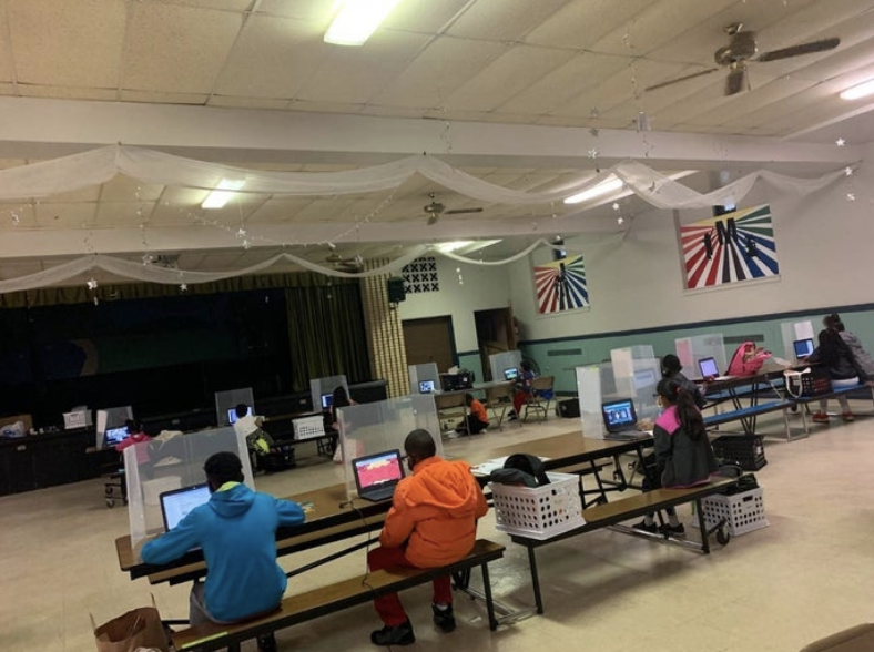 students safely socially distance learning